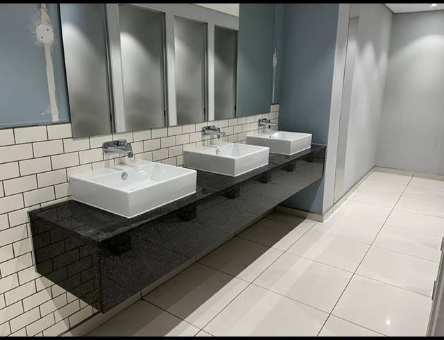 BUSINESS PROPERTY TO RENT IN NORTHGATE ISLAND